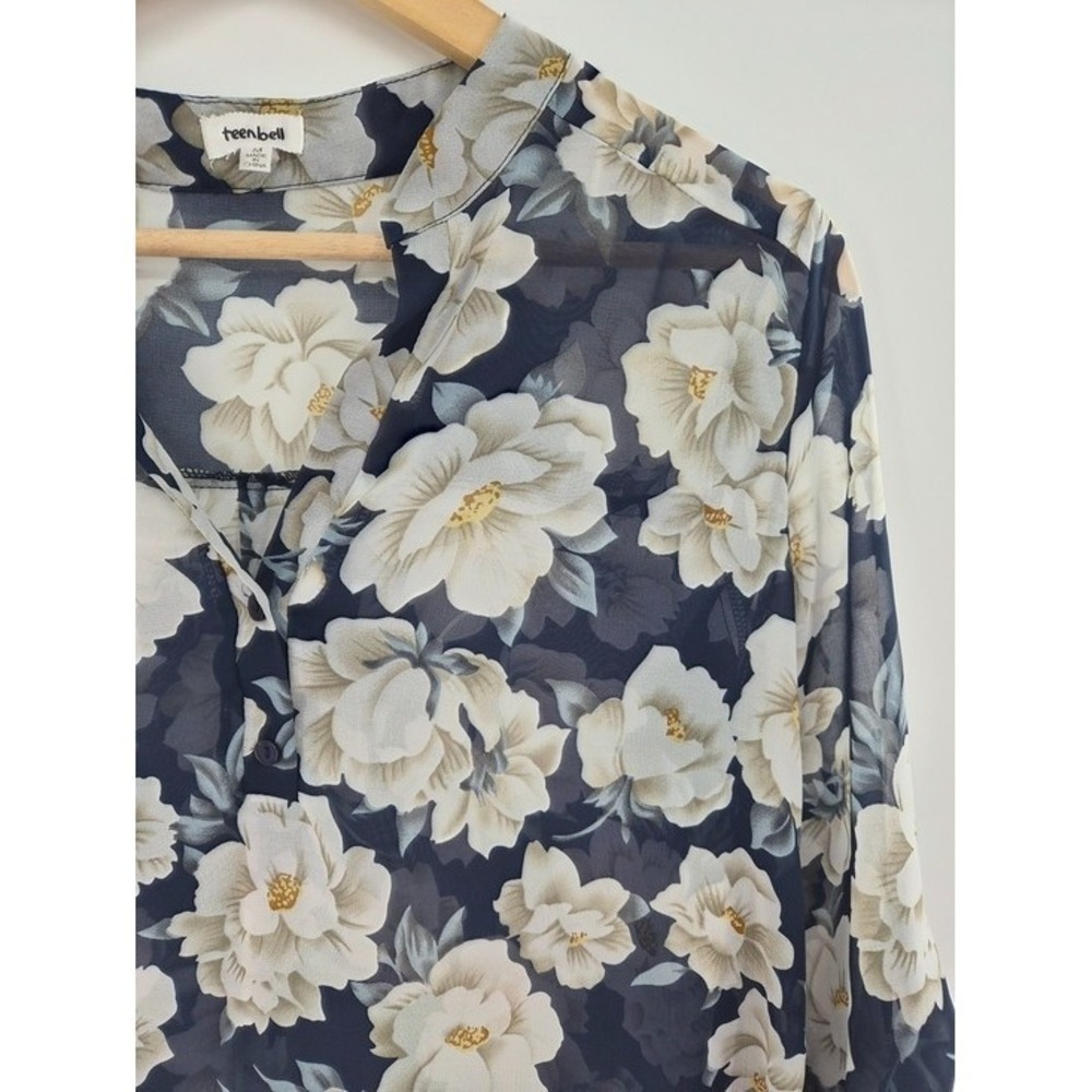 Navy Ivory Floral Sheer Tunic Blouse M 3/4 Roll-Tab Sleeve High-Low Cottagecore - Picture 4 of 10